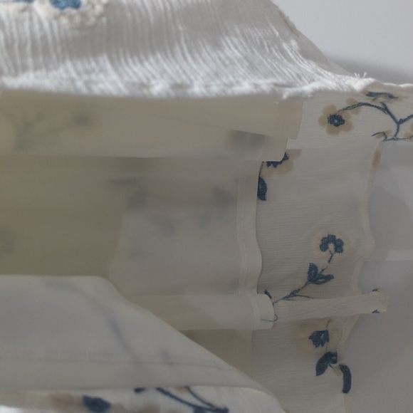 Blue and White Embroidered Floral Dress - Picture 4 of 6